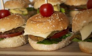Sandwich de milanesa – Catering platos calientes en Mataró | Bocaditos Marlene