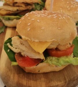 Sandwich de pollo – Catering platos calientes en Mataró | Bocaditos Marlene