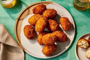 Croquetas de champiñones — catering Bocaditos Marlene Mataró