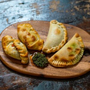 Empanadas con relleno de carne — catering Bocaditos Marlene Mataró