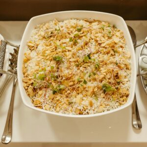 Ensalada de arroz salvaje con verduras y vinagreta oriental  catering Bocaditos Marlene Mataró