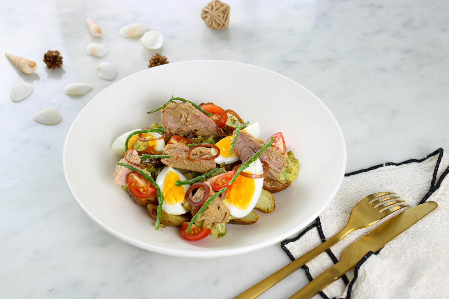 Ensalada niçoise (atún, huevo y judías verdes) catering Bocaditos Marlene Mataró