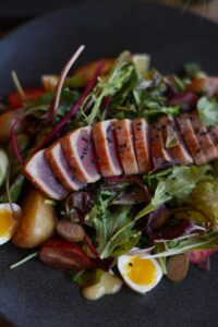 Ensalada niçoise (atún, huevo y judías verdes)  catering Bocaditos Marlene Mataró