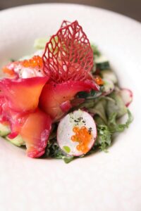 Ensalada de salmón ahumado con eneldo y crema fresca  catering Bocaditos Marlene Mataró