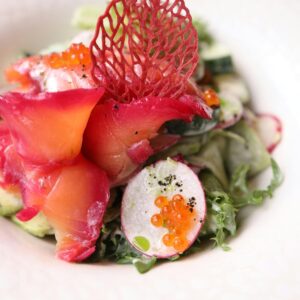 Ensalada de salmón ahumado con eneldo y crema fresca  catering Bocaditos Marlene Mataró