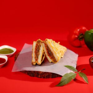 Mini bocadillo de chorizo ibérico con piquillos (6 u)  catering Bocaditos Marlene Mataró