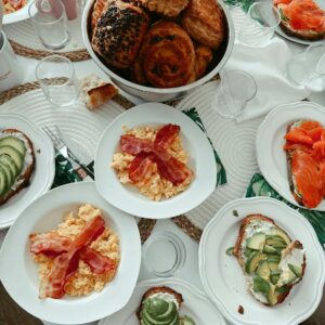 Pack Desayuno Premium Salmón y Aguacate  catering Bocaditos Marlene Mataró