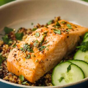 Salmón al horno con quinoa — catering Bocaditos Marlene Mataró