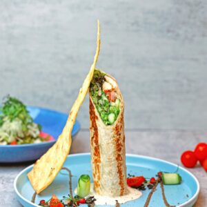 Wrap vegetal con hummus y verduras asadas  catering Bocaditos Marlene Mataró